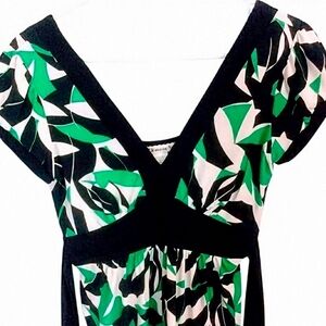 Vintage Forever Midi Surplice V Scoop Back Stretchy Short Sleeve Tie Back Midi L